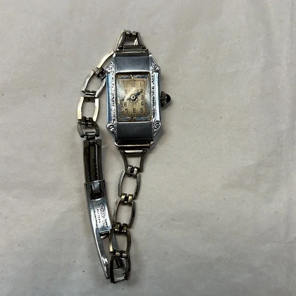 Authentic White Gold 14K Benrus watch display picture 3
